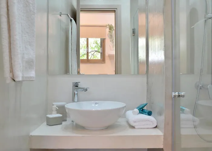 Niriis Family Eukrate & Thoe Lejlighed *