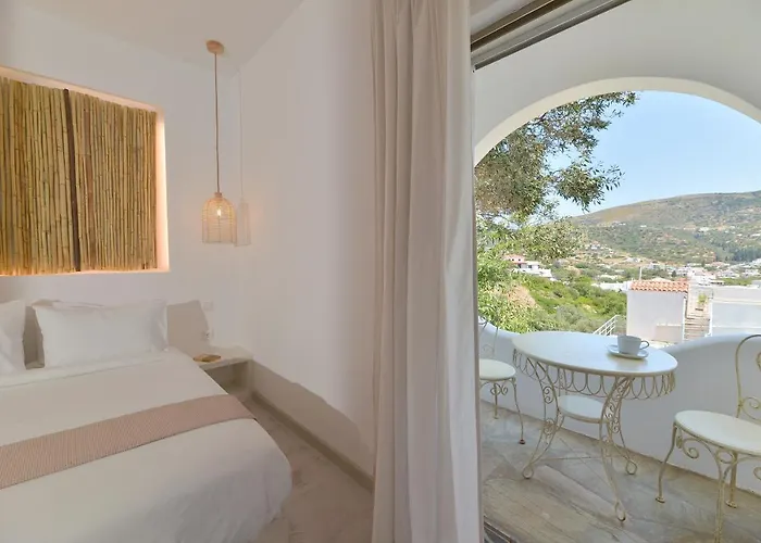 Niriis Family Eukrate & Thoe Lejlighed