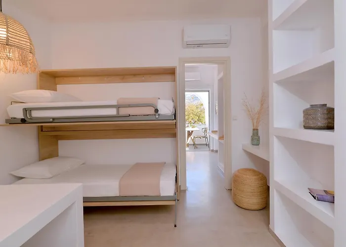 Niriis Family Eukrate & Thoe Lejlighed