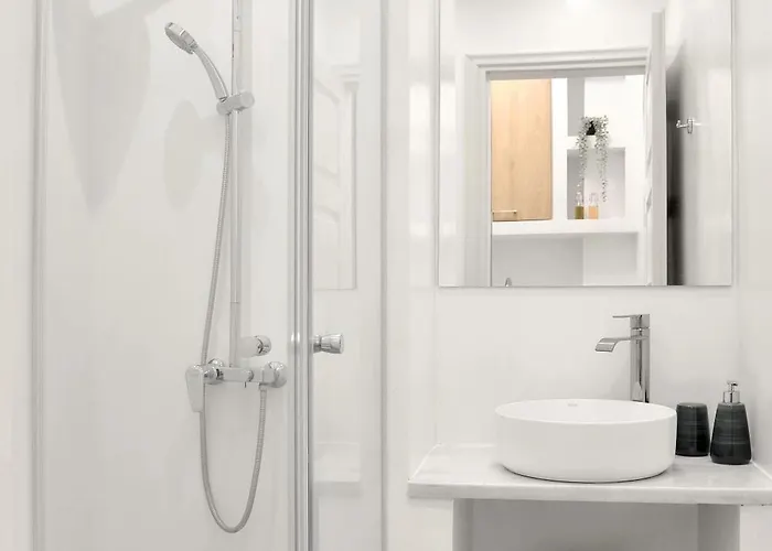 Niriis Family Eukrate & Thoe Lejlighed *