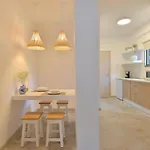 Apartment Niriis Family Eukrate & Thoe