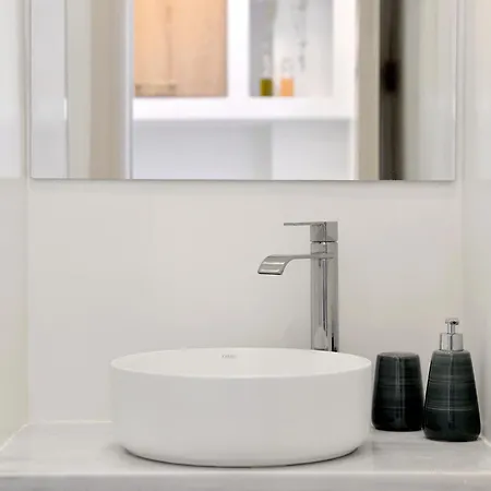 Niriis Family Eukrate & Thoe Apartman *