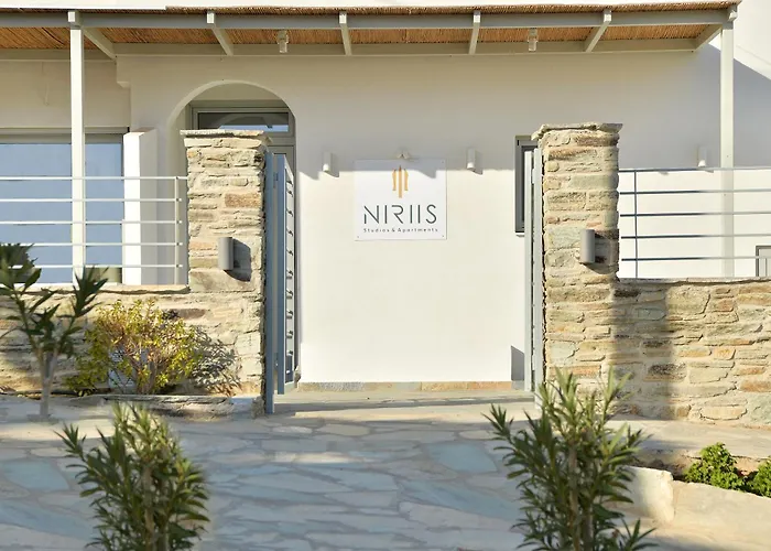 아파트 Niriis Family Eukrate & Thoe *